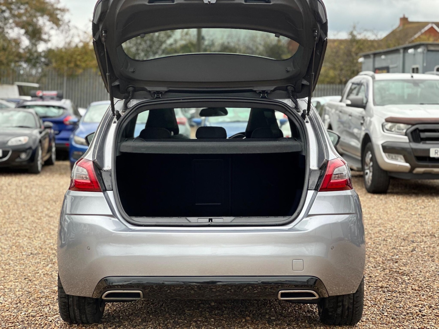 Used Peugeot 308 2017 for sale - 76360345: Photo 14