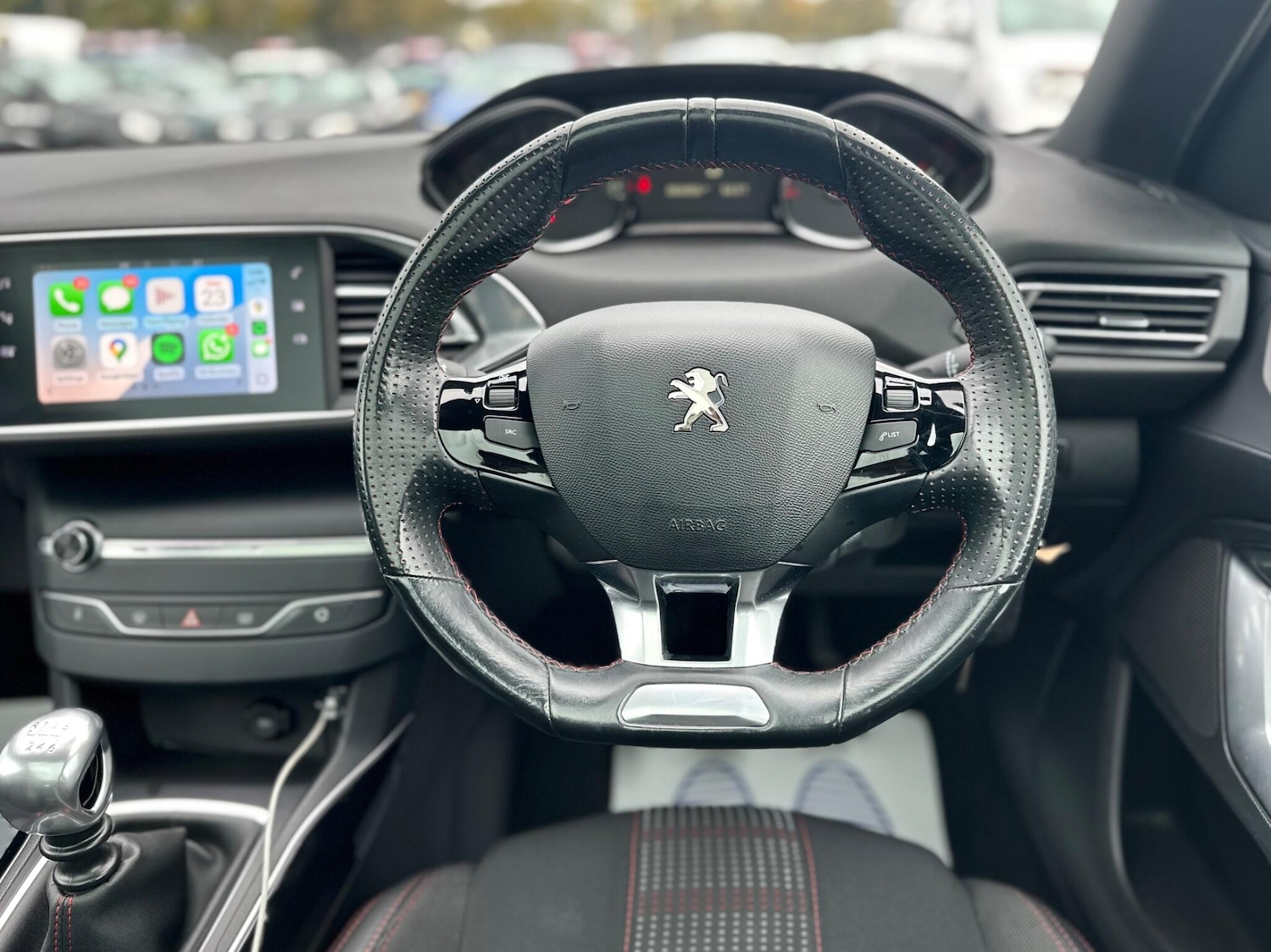 Used Peugeot 308 2017 for sale - 76360345: Photo 2