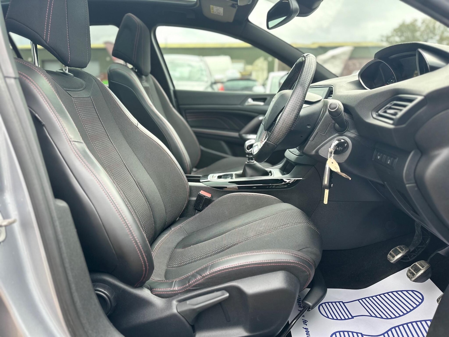 Used Peugeot 308 2017 for sale - 76360345: Photo 25
