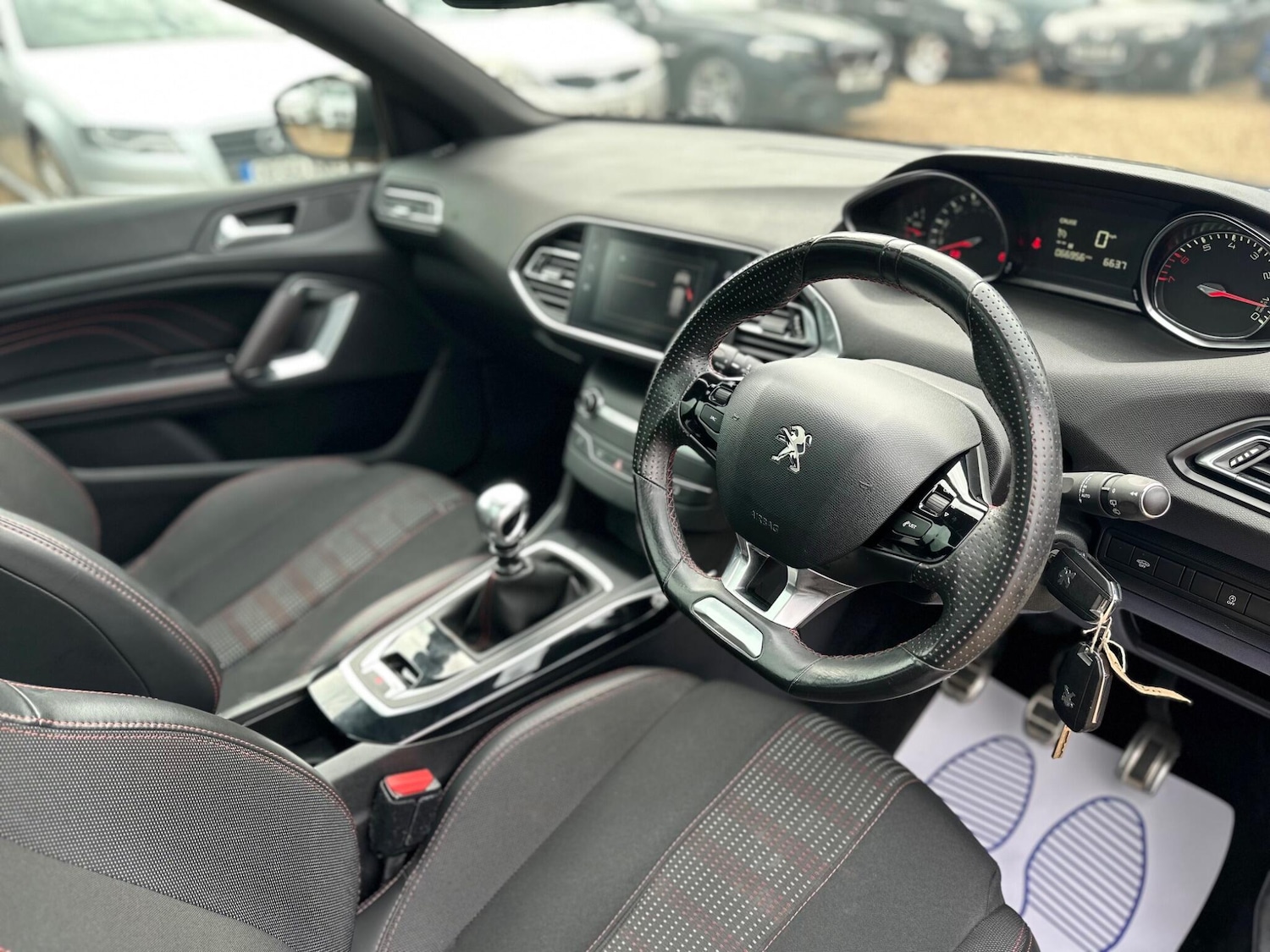 Used Peugeot 308 2017 for sale - 76360345: Photo 26
