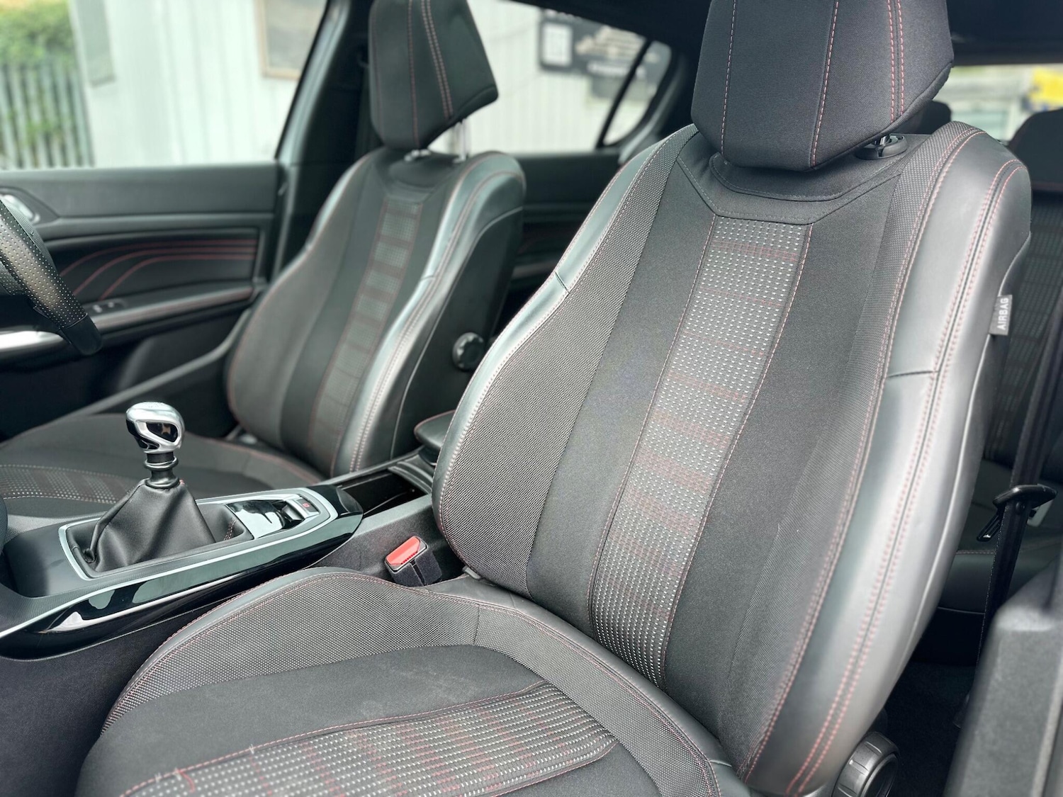 Used Peugeot 308 2017 for sale - 76360345: Photo 30