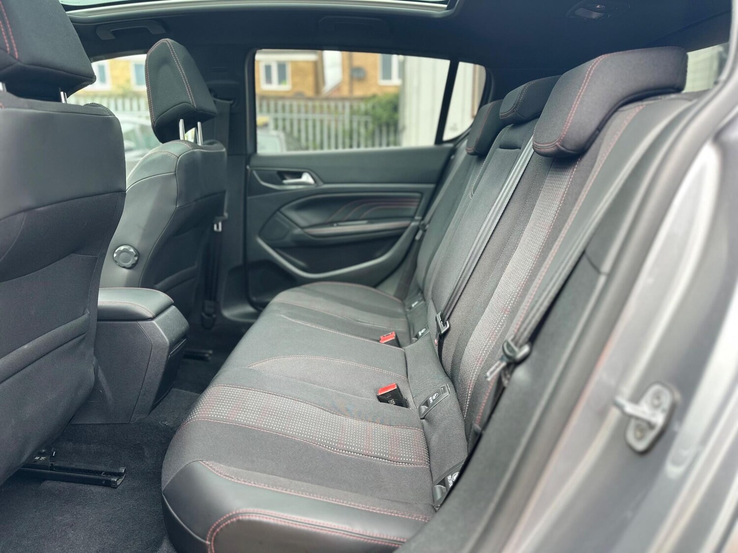 Used Peugeot 308 2017 for sale - 76360345: Photo 35