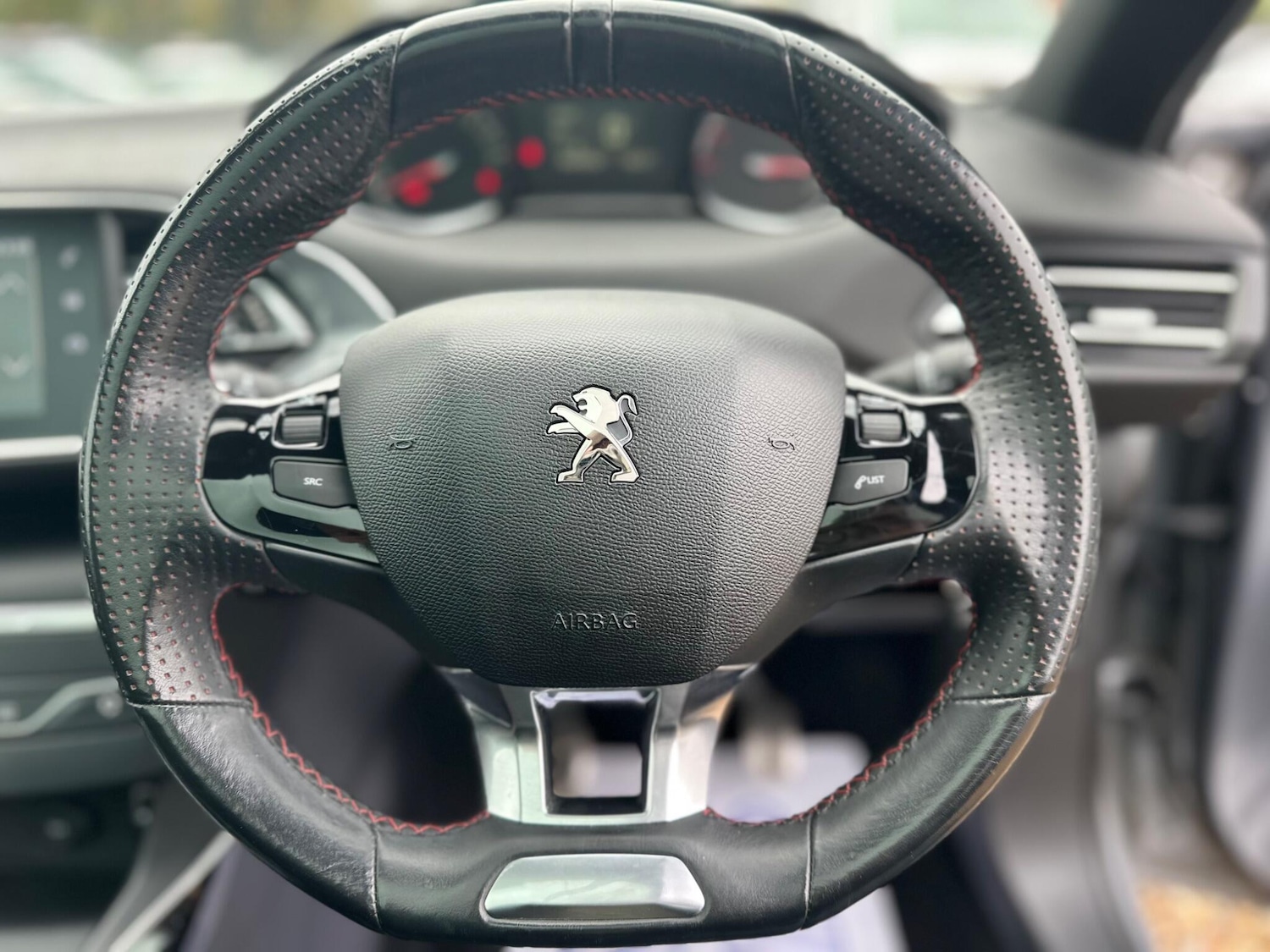 Used Peugeot 308 2017 for sale - 76360345: Photo 39