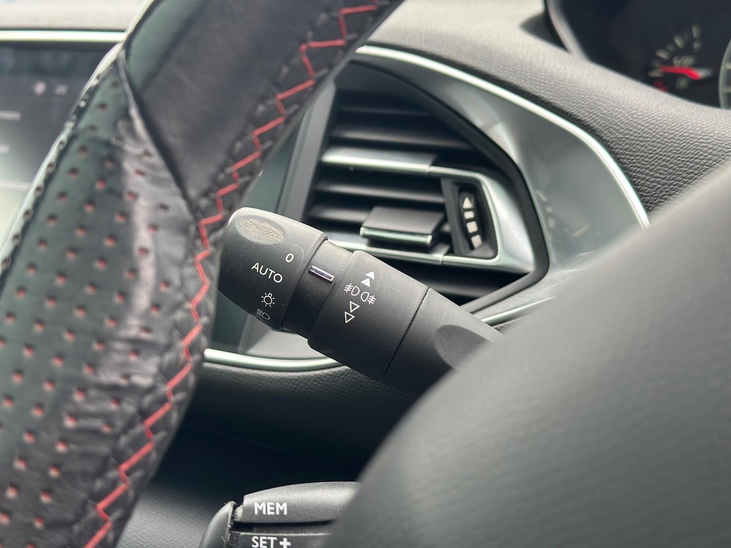 Used Peugeot 308 2017 for sale - 76360345: Photo 43