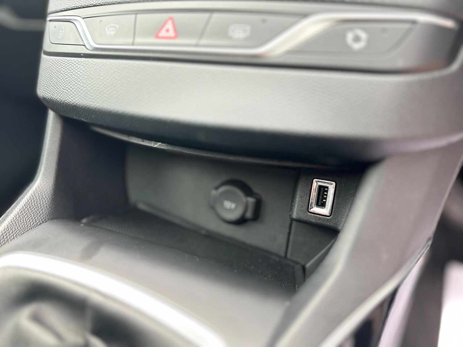 Used Peugeot 308 2017 for sale - 76360345: Photo 59