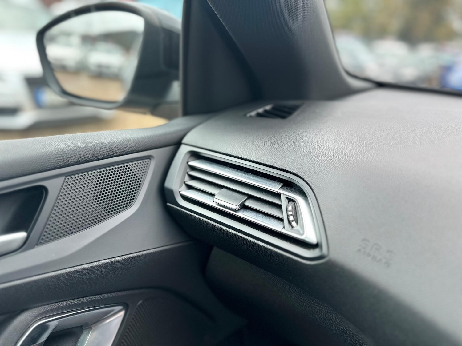 Used Peugeot 308 2017 for sale - 76360345: Photo 61