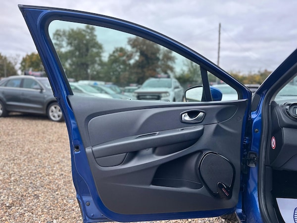Used Renault Clio 2019 for sale - 76200907: Photo 30