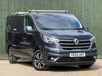 Renault Trafic feature image