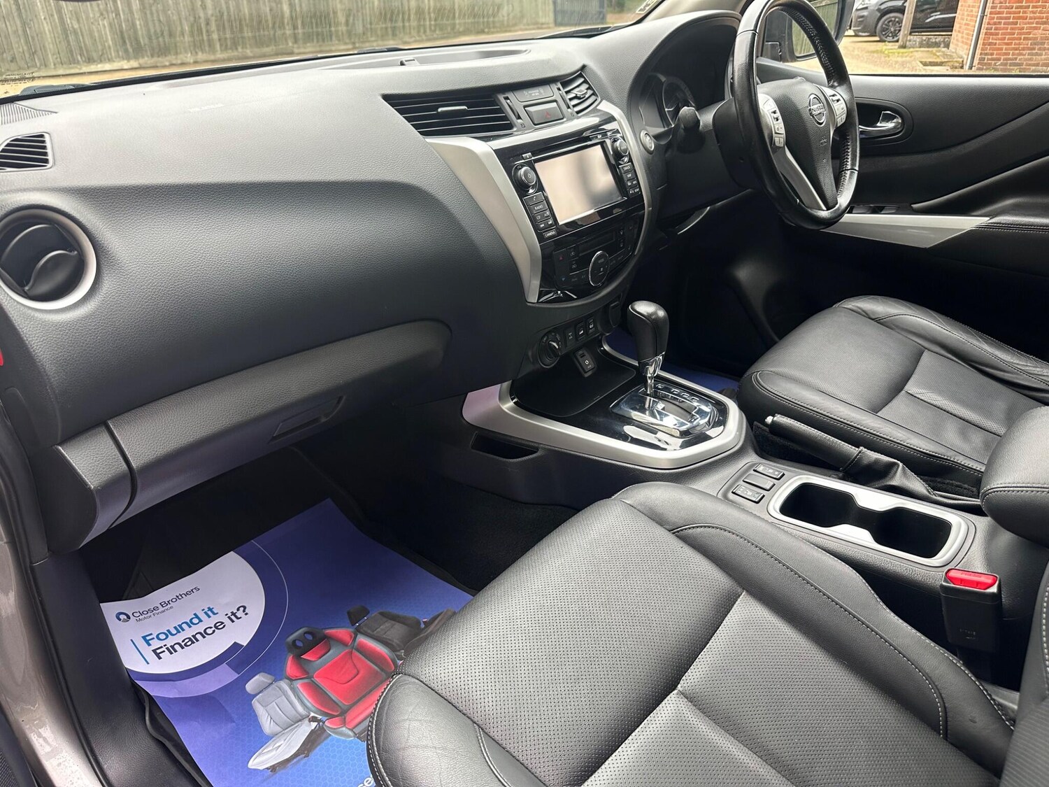 Used Nissan Navara 2018 for sale - 76001672: Photo 28