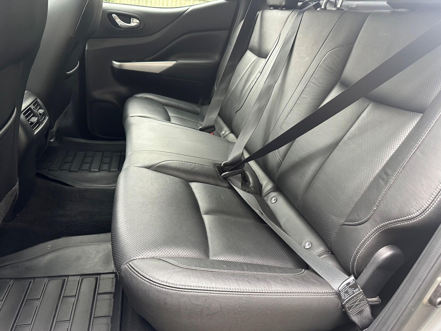 Used Nissan Navara 2018 for sale - 76001672: Photo 39