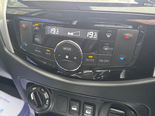 Used Nissan Navara 2020 for sale - 76259463: Photo 33