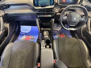 Used Peugeot E-2008 2023 for sale - 79012593: Photo