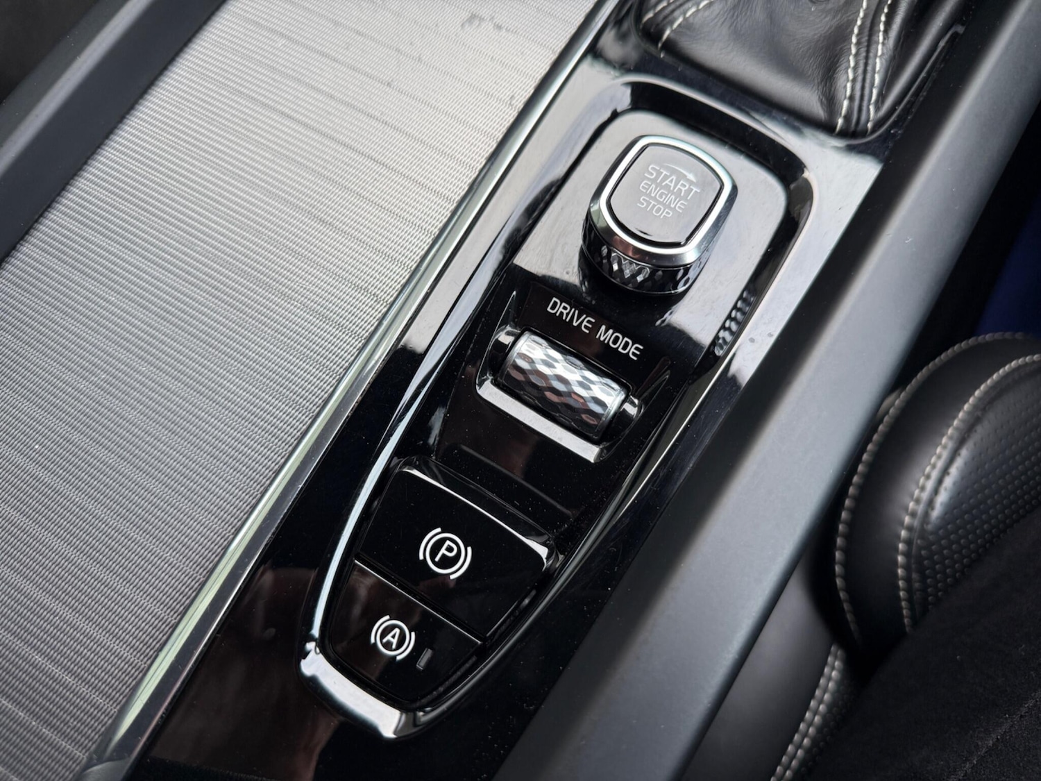 Used Volvo XC60 2017 for sale - 77497128: Photo 36