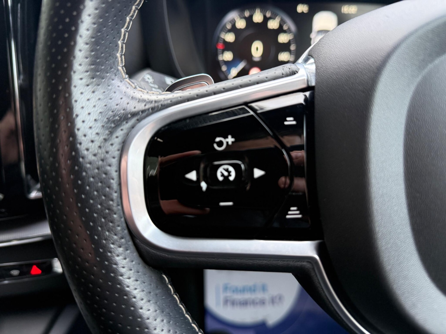 Used Volvo XC60 2017 for sale - 77497128: Photo 40