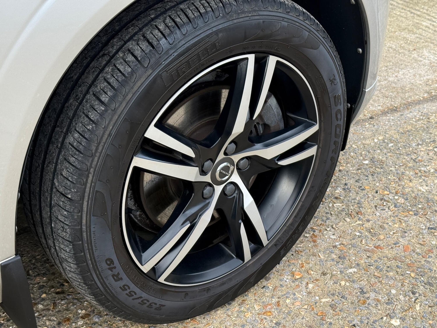 Used Volvo XC60 2017 for sale - 77497128: Photo 41