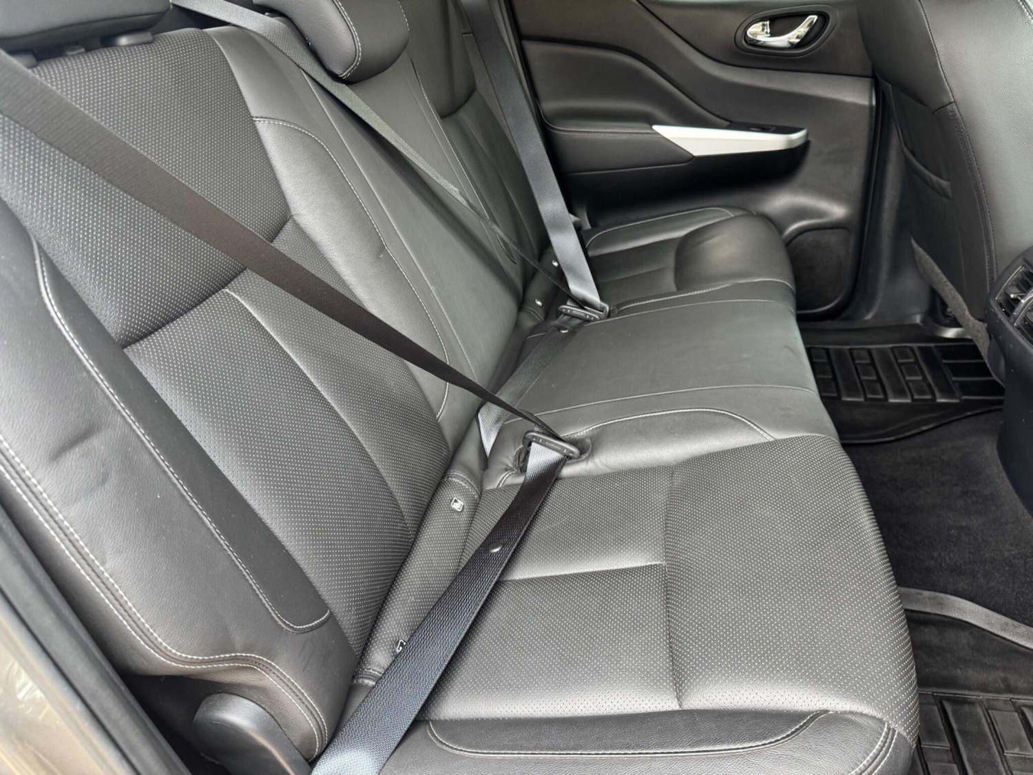 Used Nissan Navara 2018 for sale - 77993990: Photo 42