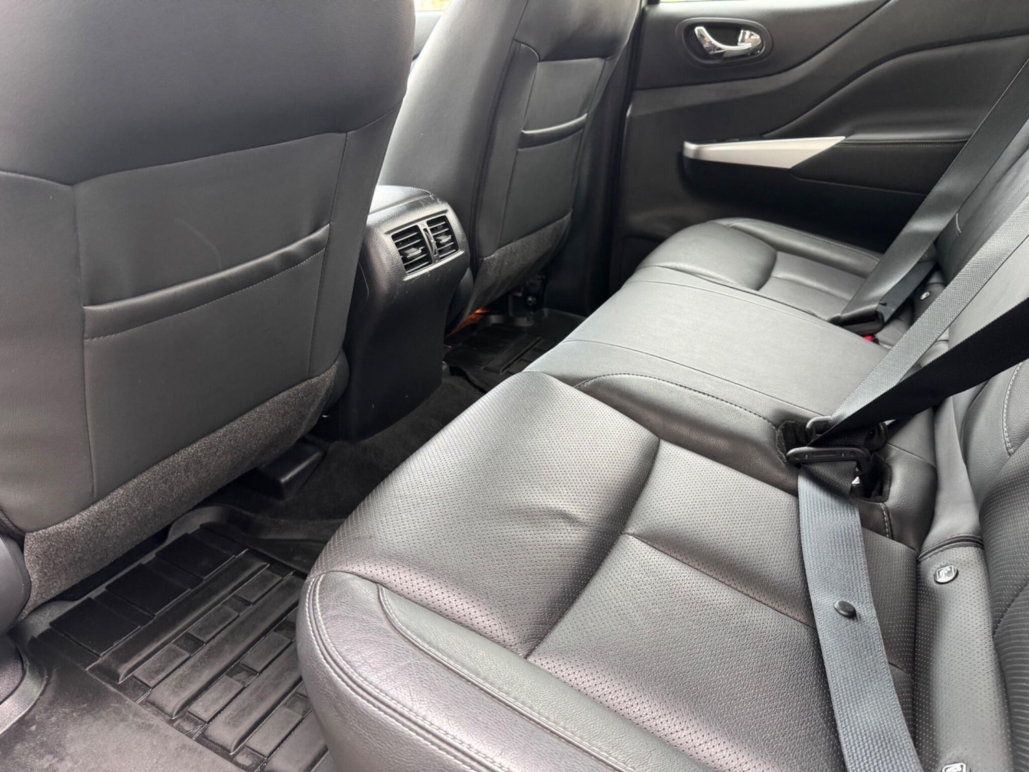 Used Nissan Navara 2018 for sale - 77993990: Photo 44