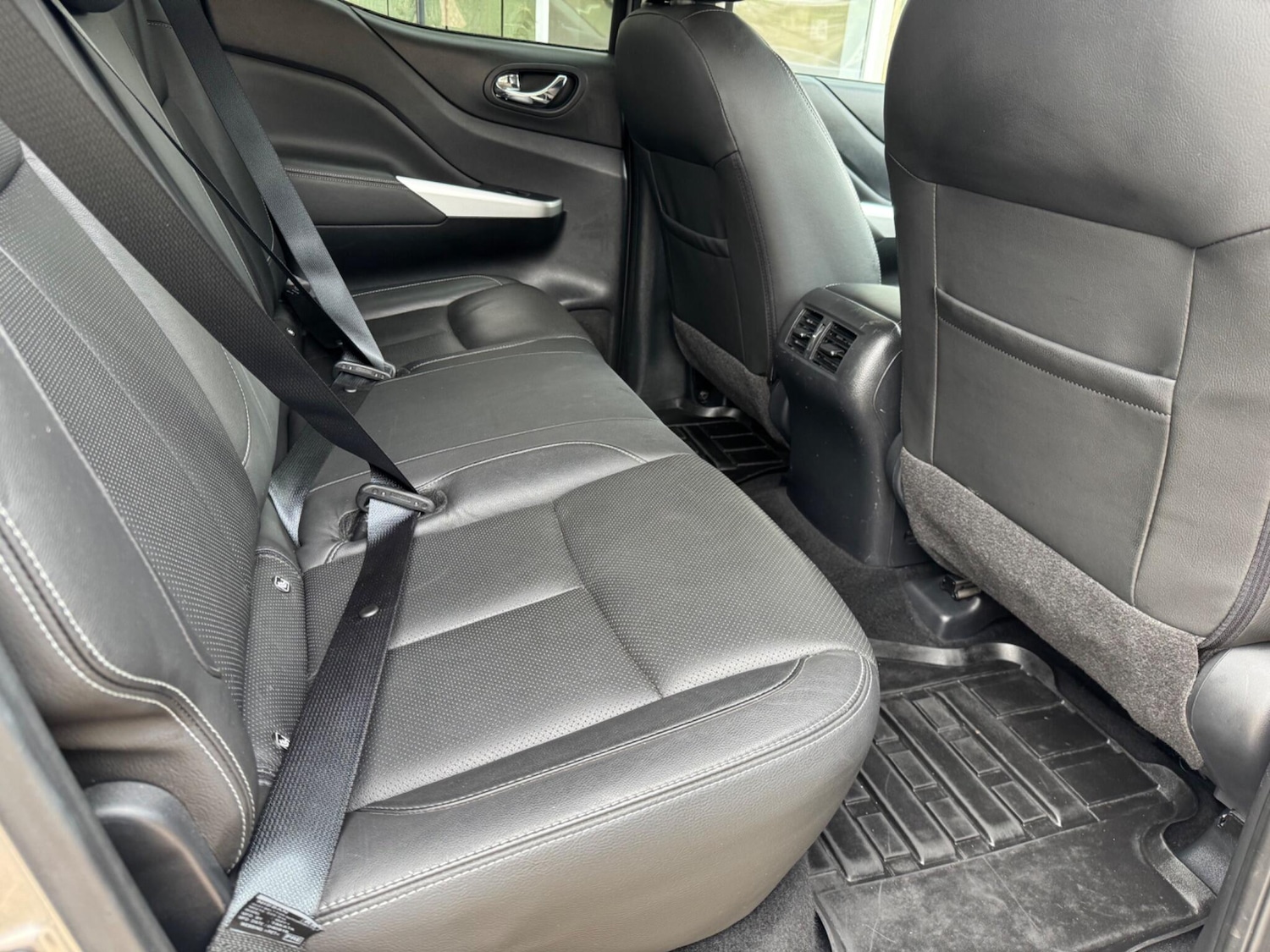 Used Nissan Navara 2018 for sale - 77993990: Photo 45