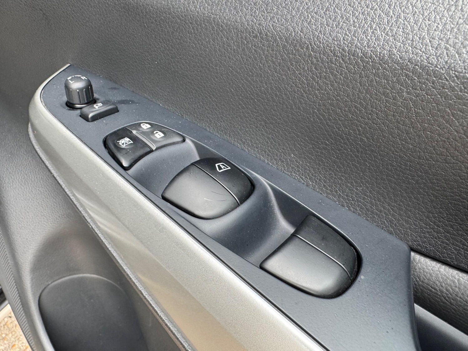 Used Nissan Navara 2018 for sale - 77993990: Photo 46