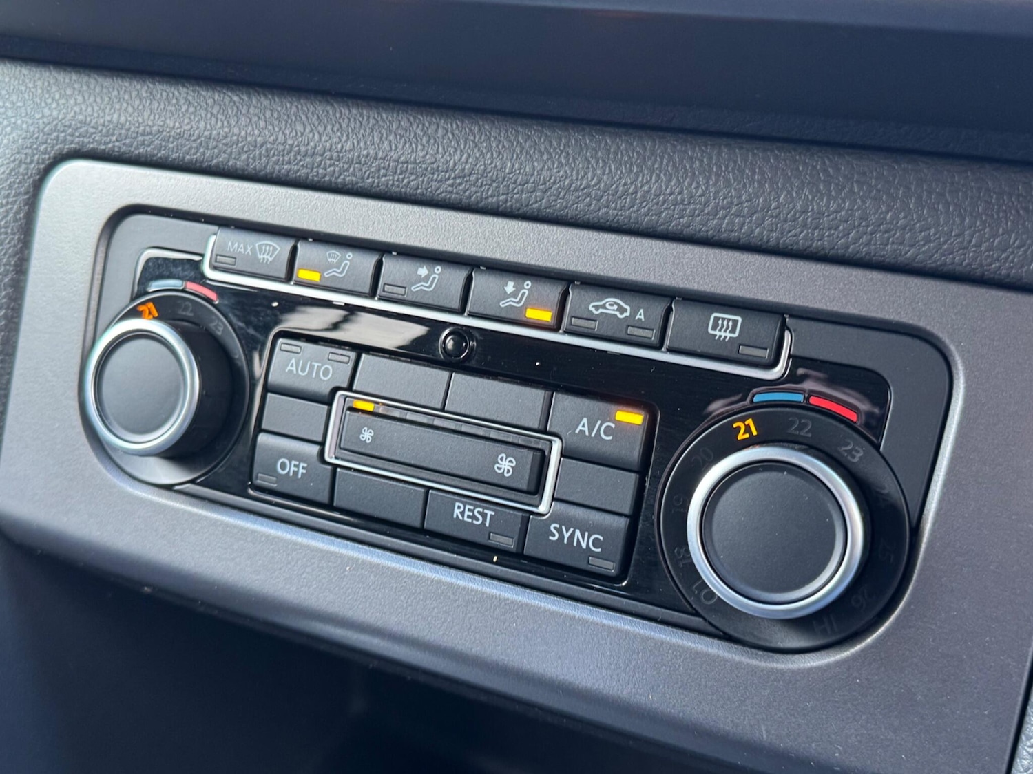 Used Volkswagen Amarok 2017 for sale - 77305187: Photo 30