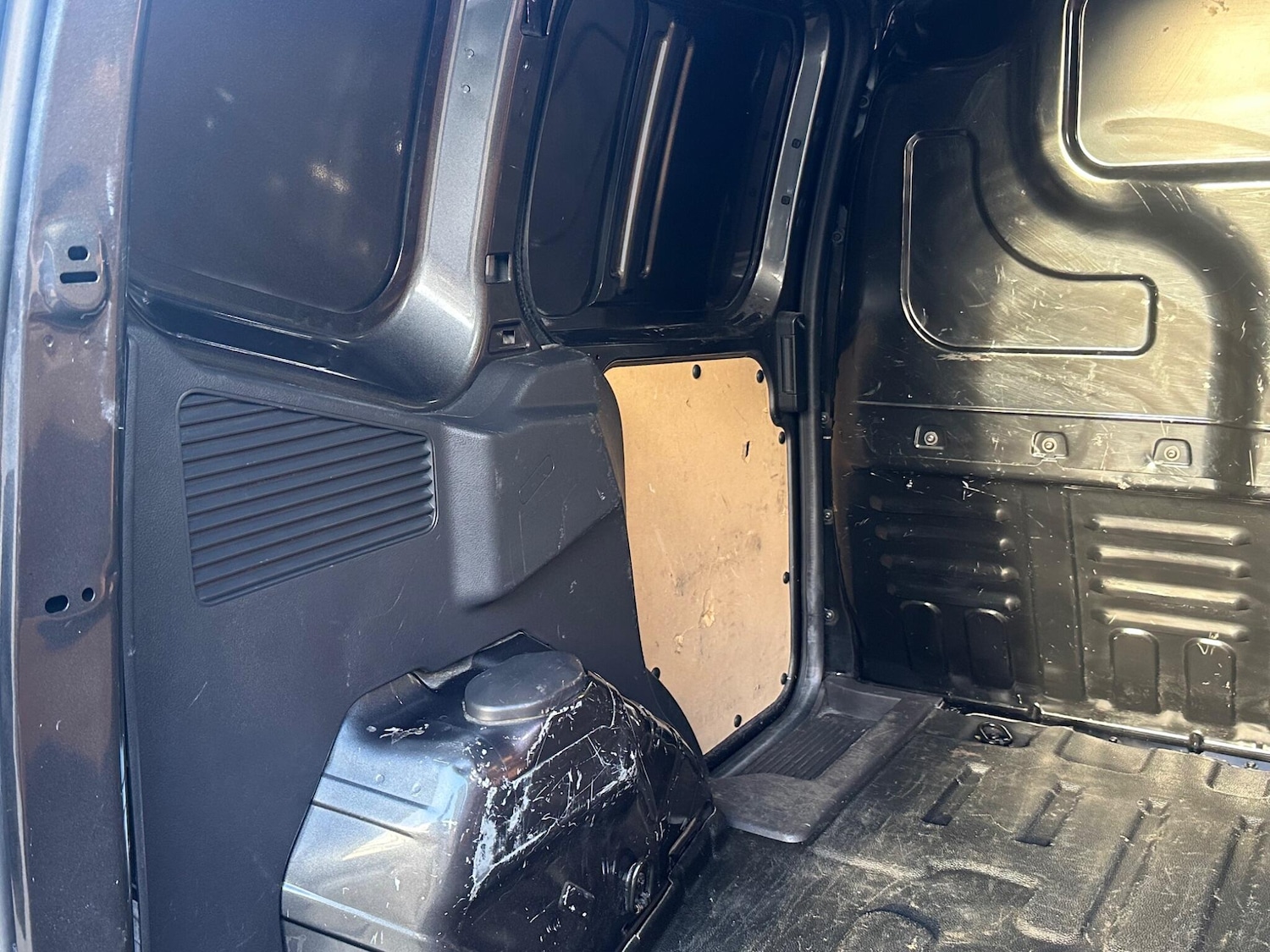 Used Ford Transit Courier 2019 for sale - 77016348: Photo 33