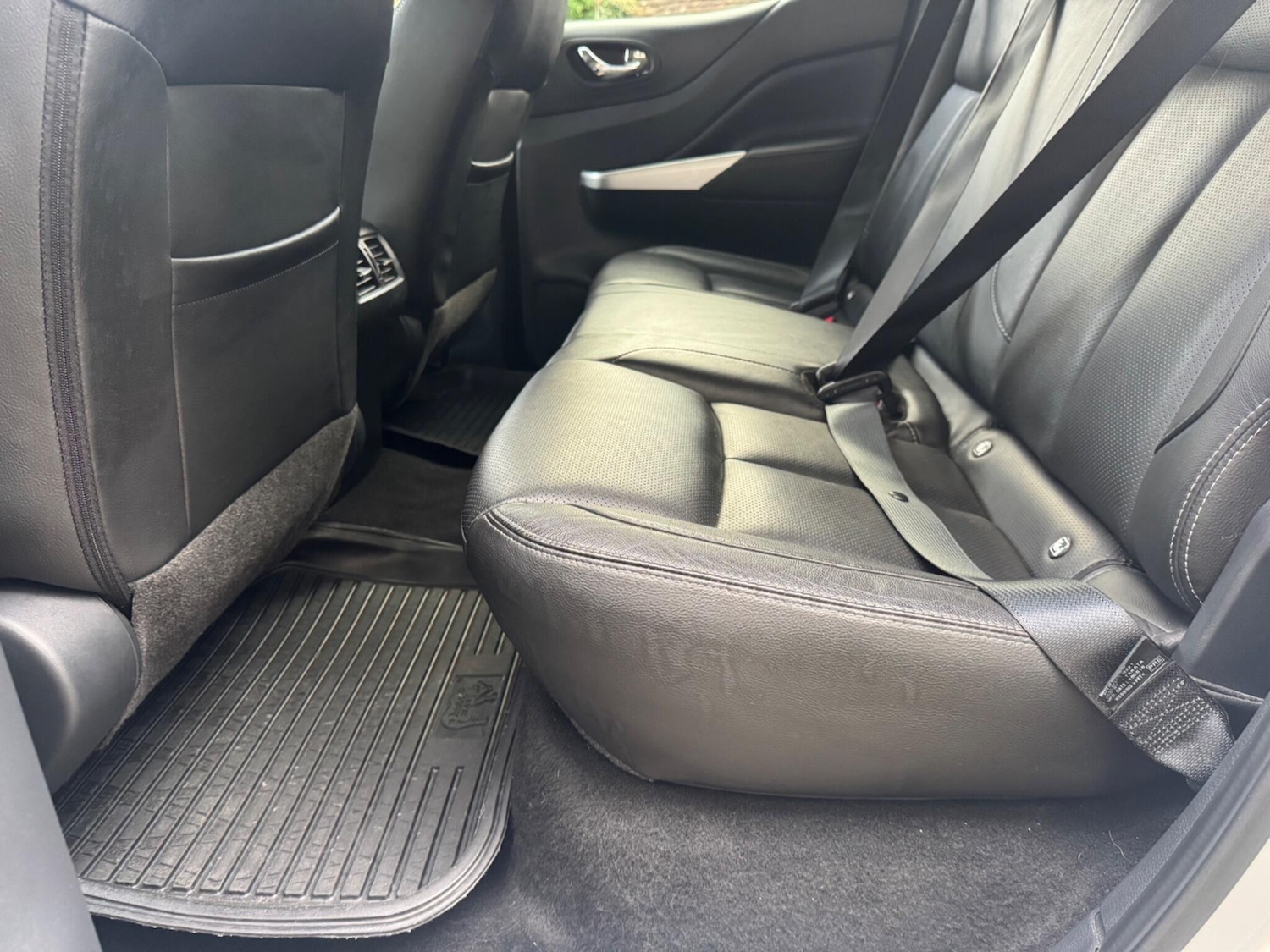 Used Nissan Navara 2018 for sale - 77131604: Photo 41