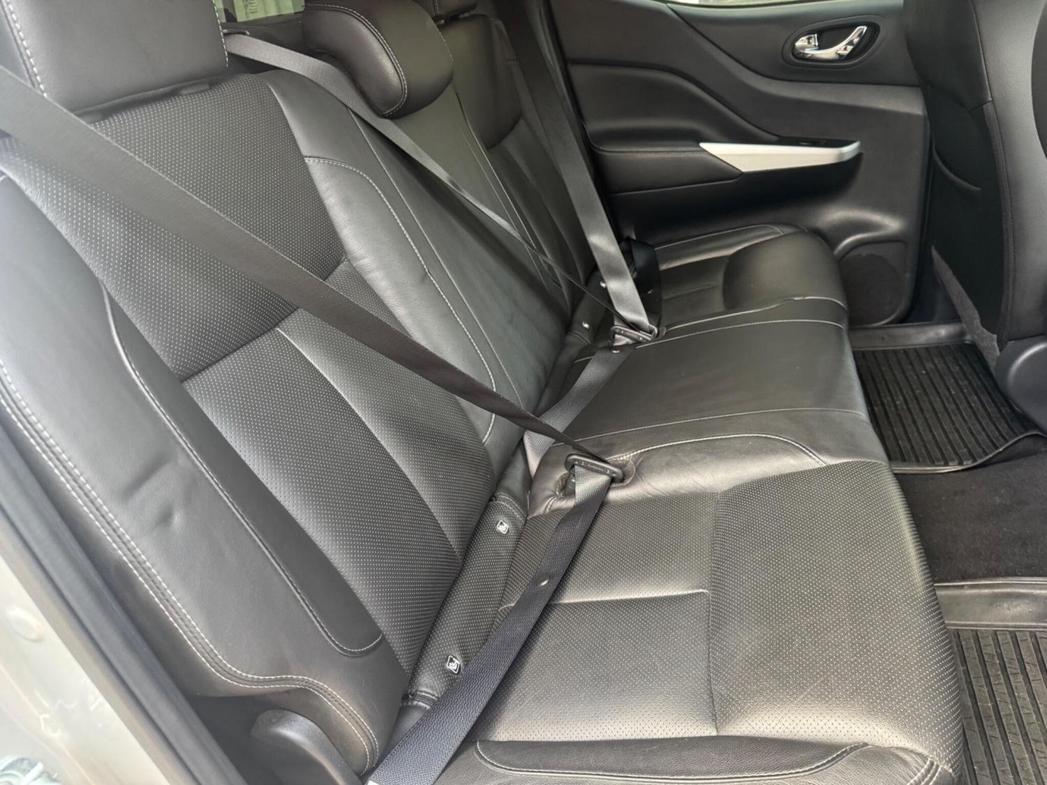 Used Nissan Navara 2018 for sale - 77131604: Photo 42