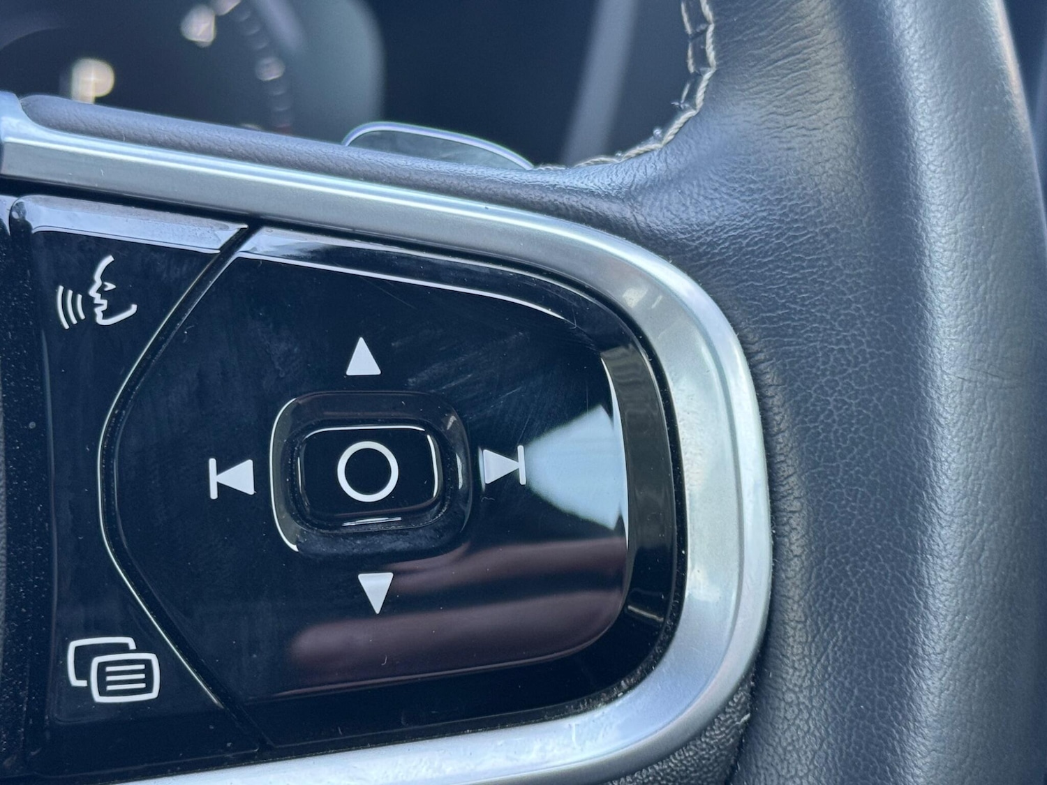 Used Volvo XC60 2019 for sale - 78170309: Photo 24