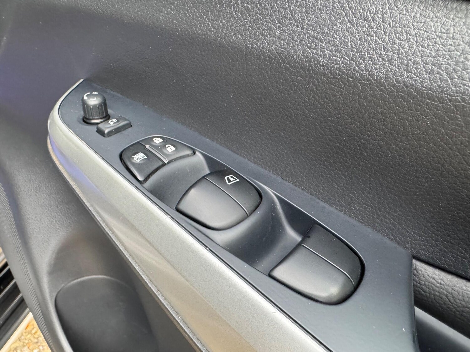 Used Nissan Navara for sale - 77956961: Photo 42