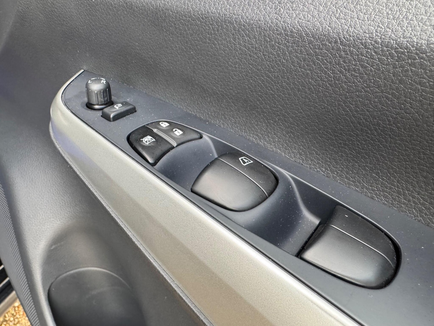 Used Nissan Navara 2021 for sale - 77344791: Photo 24