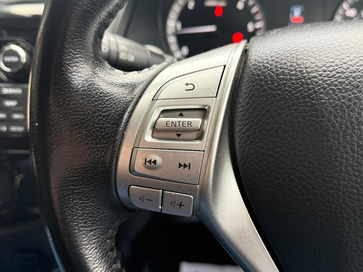 Used Nissan Navara 2018 for sale - 77174649: Photo 32