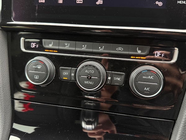 Used Volkswagen Golf 2019 for sale - 76238667: Photo 30