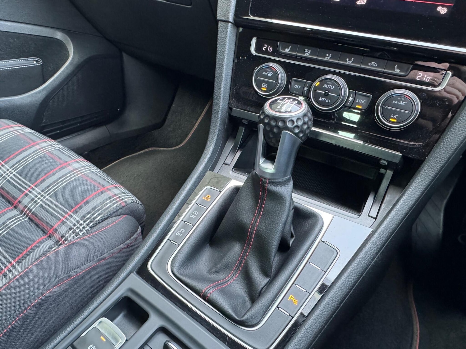 Used Volkswagen Golf 2017 for sale - 77994237: Photo 18