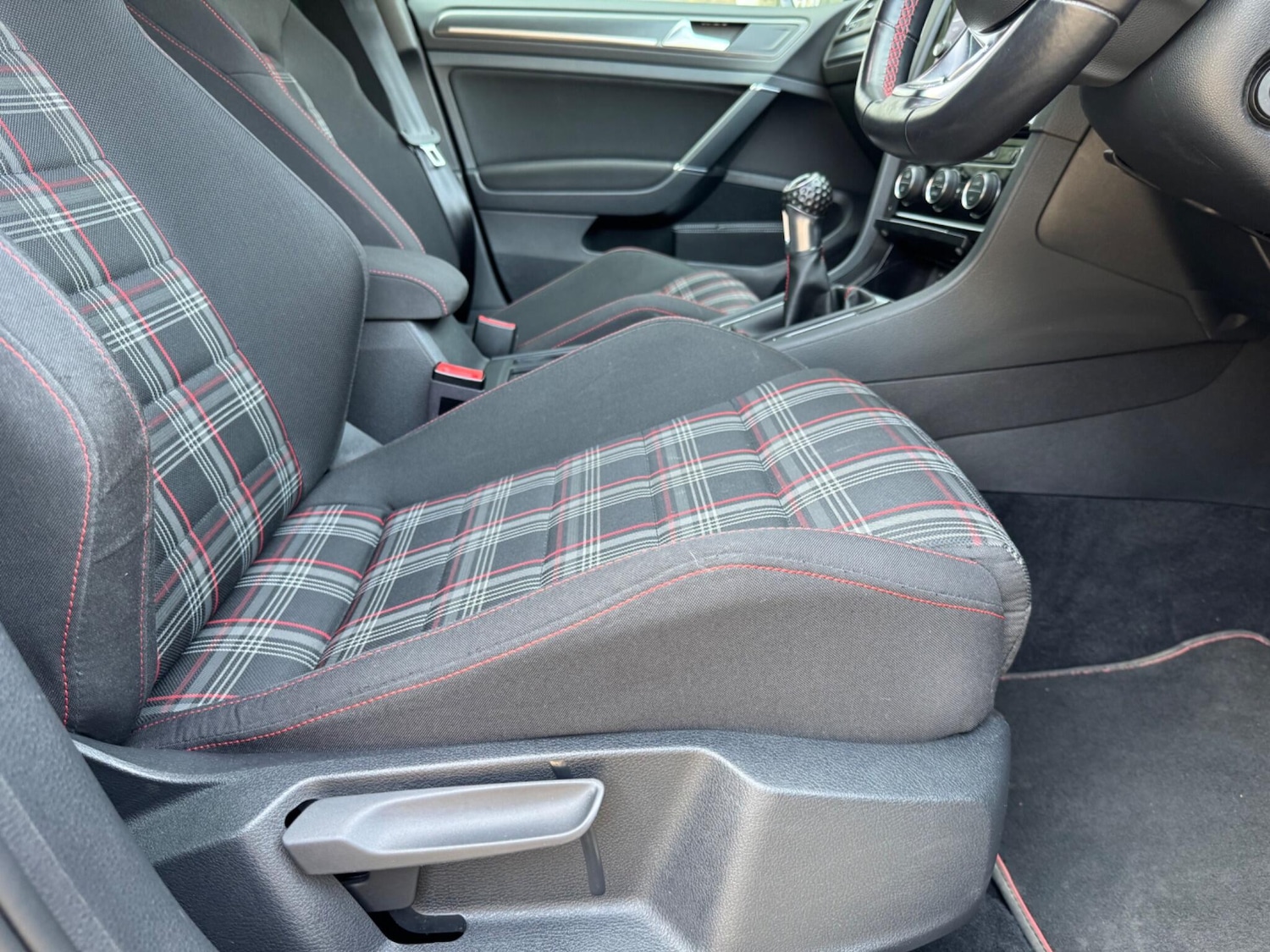 Used Volkswagen Golf 2017 for sale - 77994237: Photo 19