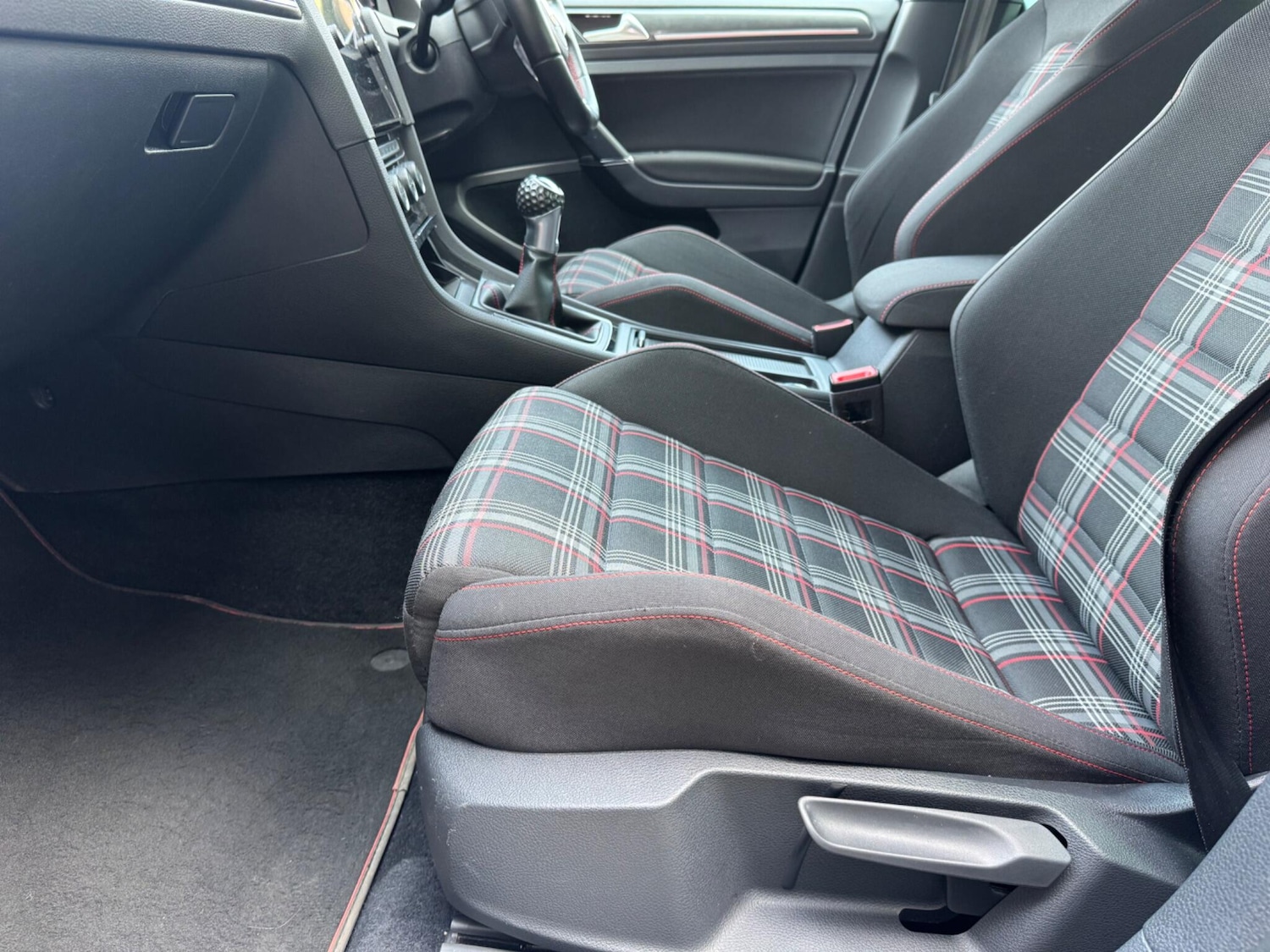 Used Volkswagen Golf 2017 for sale - 77994237: Photo 39