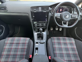 Used Volkswagen Golf 2017 for sale - 77994237: Photo