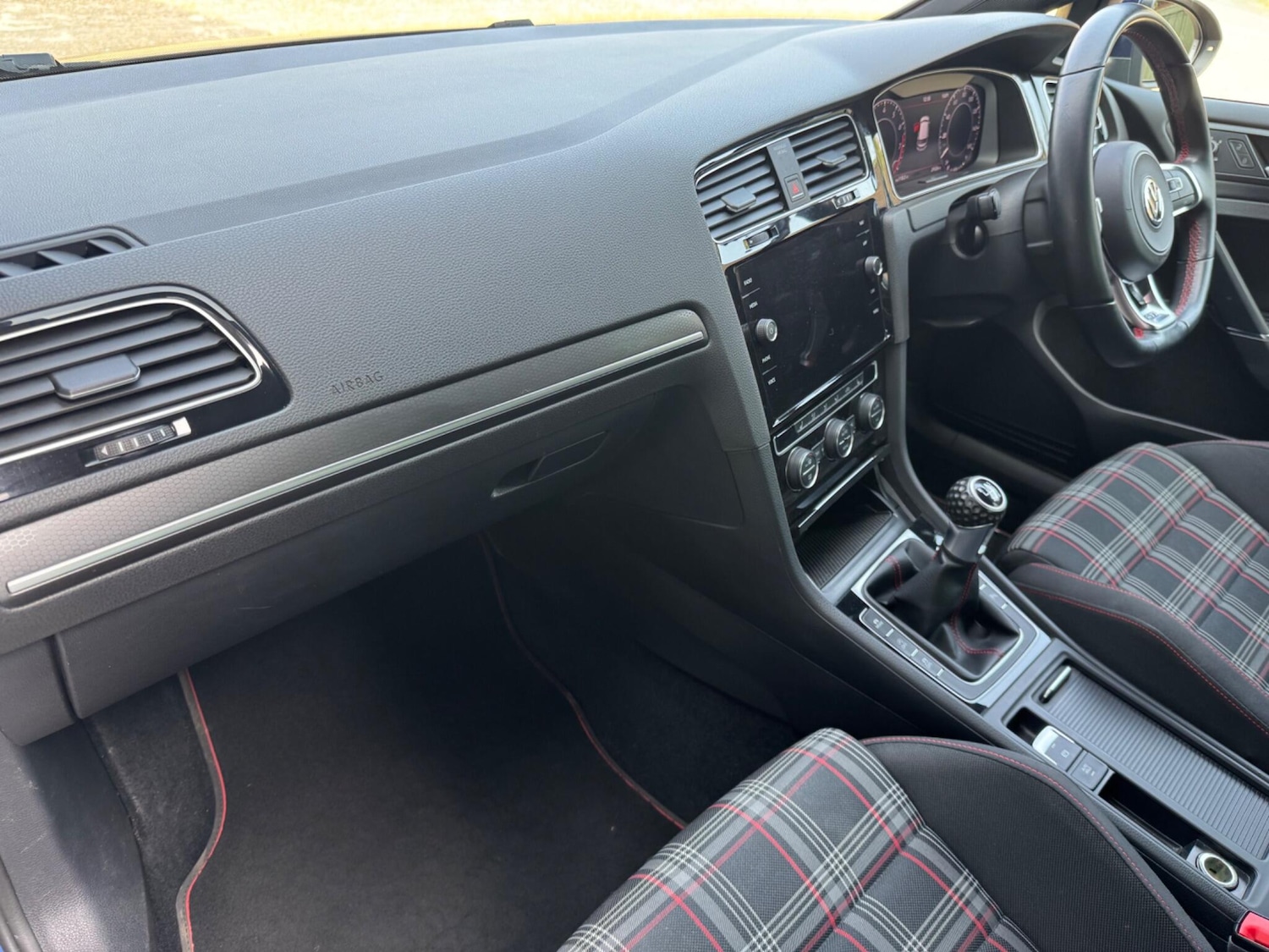 Used Volkswagen Golf 2017 for sale - 77994237: Photo 9