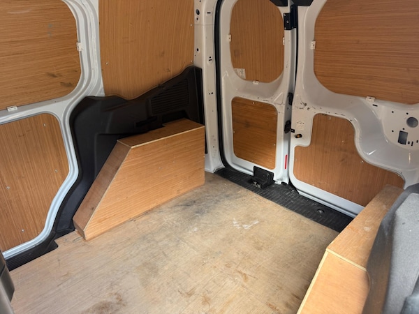 Used Ford Transit Courier 2021 for sale - 76175512: Photo 32
