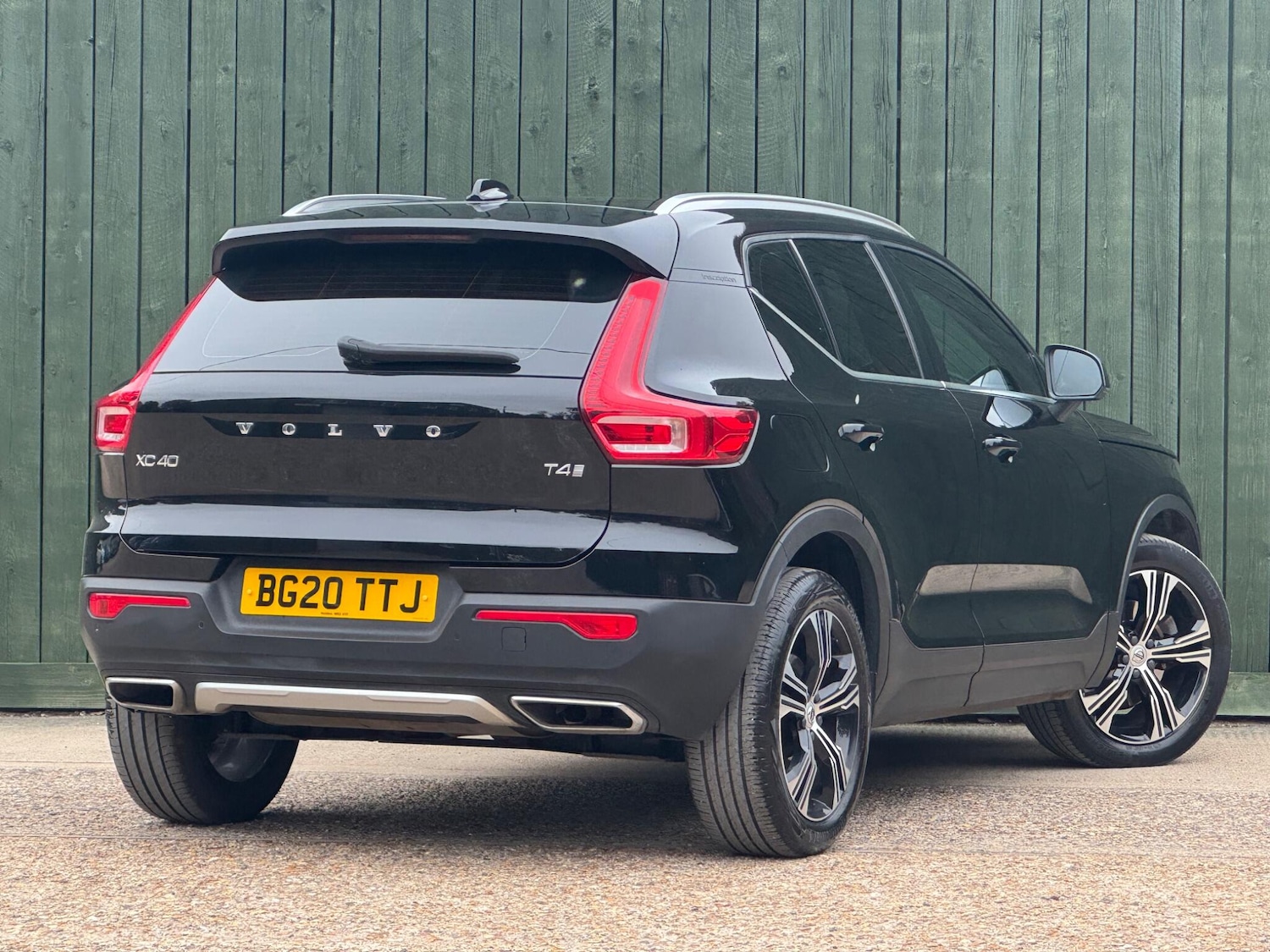 Used Volvo XC40 for sale - 76995631: Photo 4