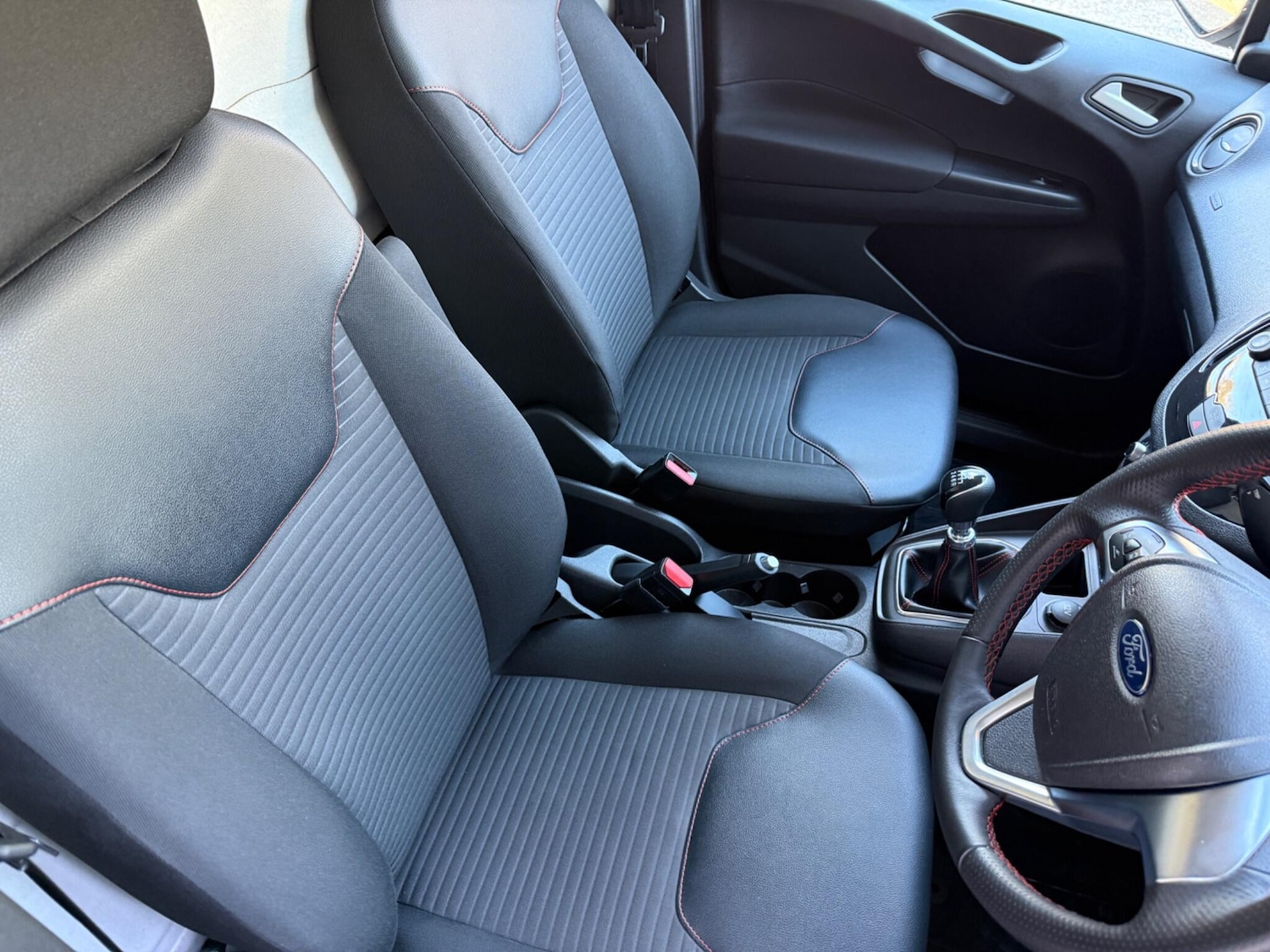 Used Ford Transit Courier 2023 for sale - 78115467: Photo 2