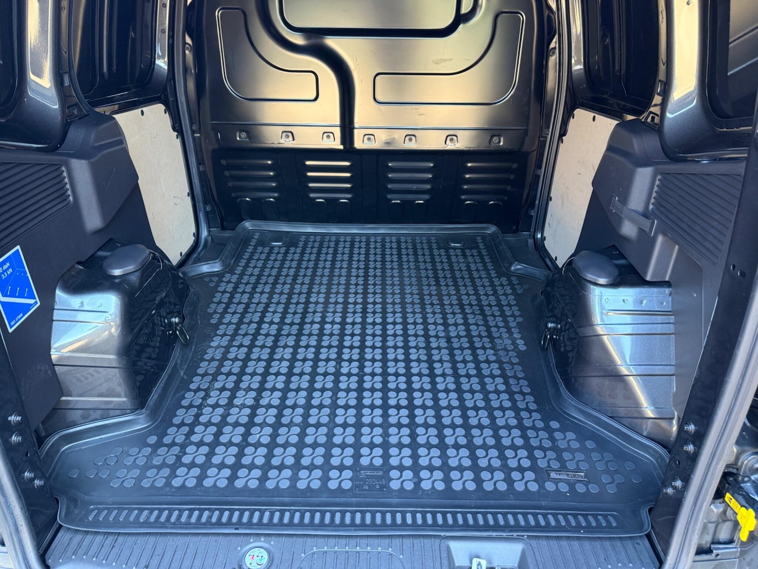 Used Ford Transit Courier 2023 for sale - 78115467: Photo 31