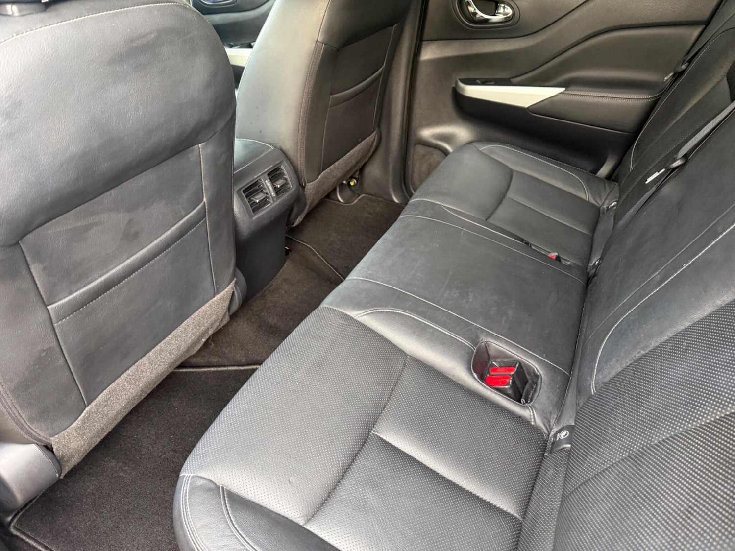 Used Nissan Navara 2018 for sale - 77625077: Photo 20