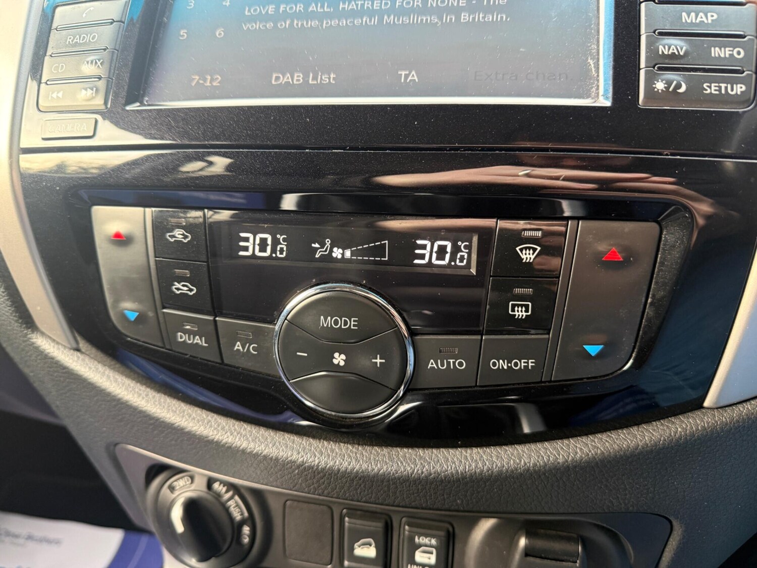 Used Nissan Navara 2018 for sale - 77625077: Photo 35