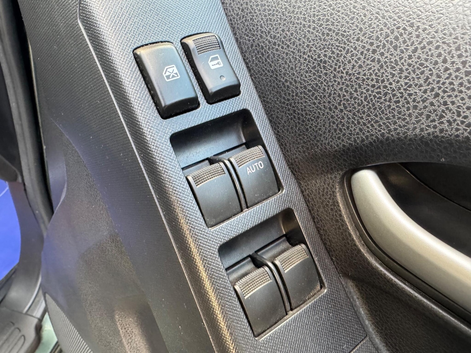 Used Isuzu D-Max 2017 for sale - 76780561: Photo 23