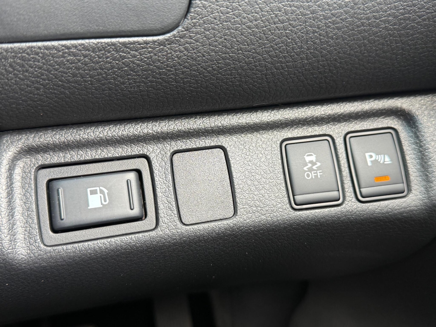 Used Nissan Navara 2018 for sale - 78086203: Photo 26