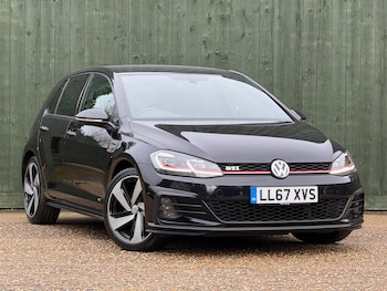 Used Volkswagen Golf 2017 for sale - 77633110: Photo