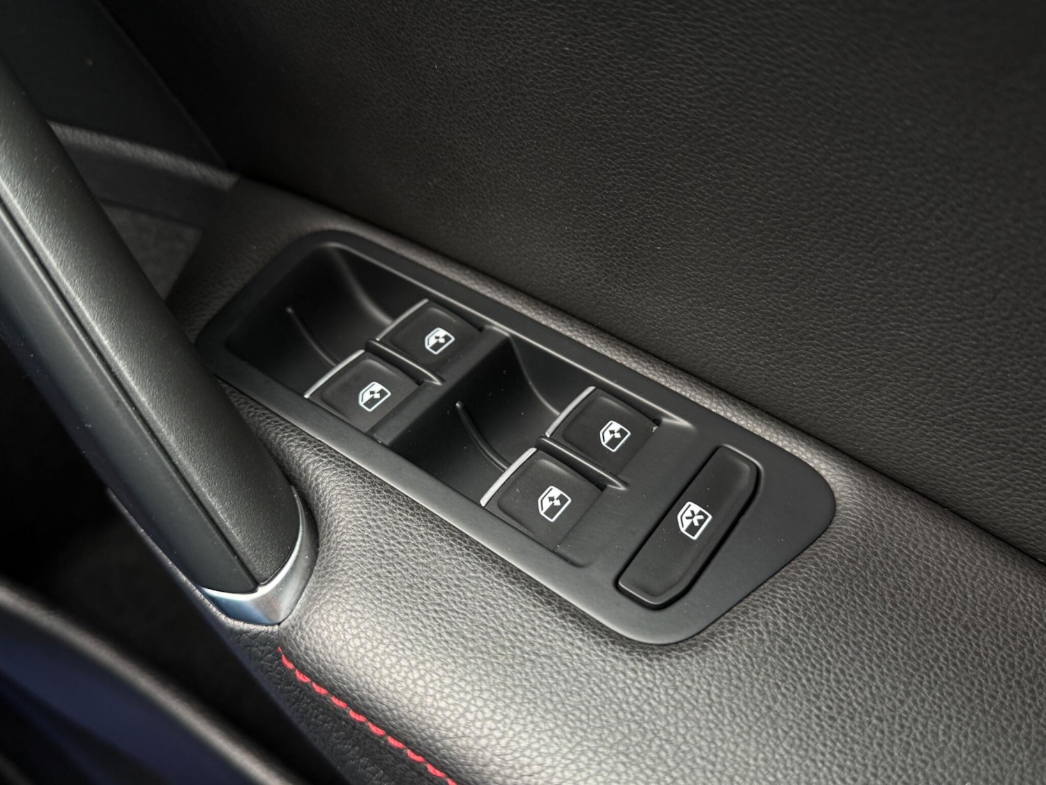 Used Volkswagen Golf 2017 for sale - 77633110: Photo 25