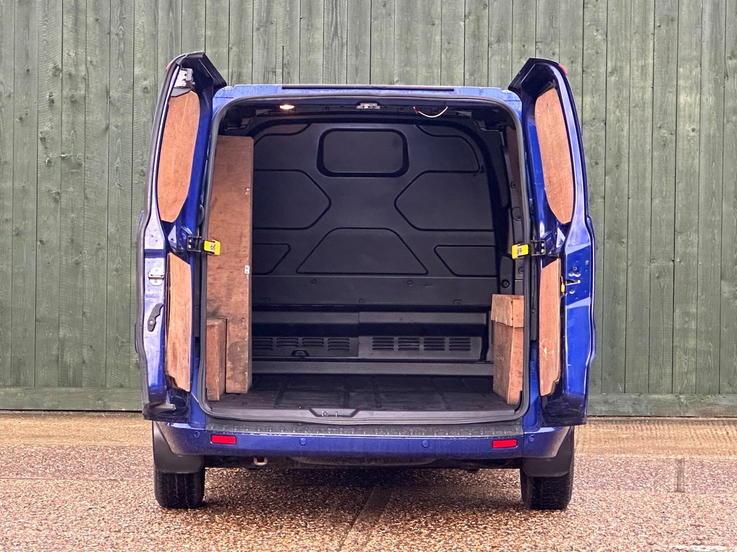 Used Ford Transit Custom 2017 for sale - 76927094: Photo 28