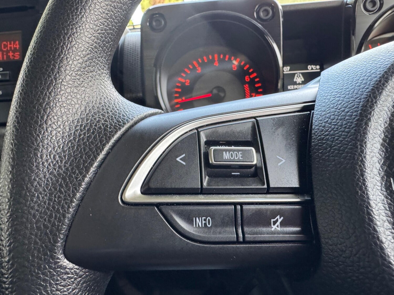 Used Suzuki Jimny 2023 for sale - 77081497: Photo 43