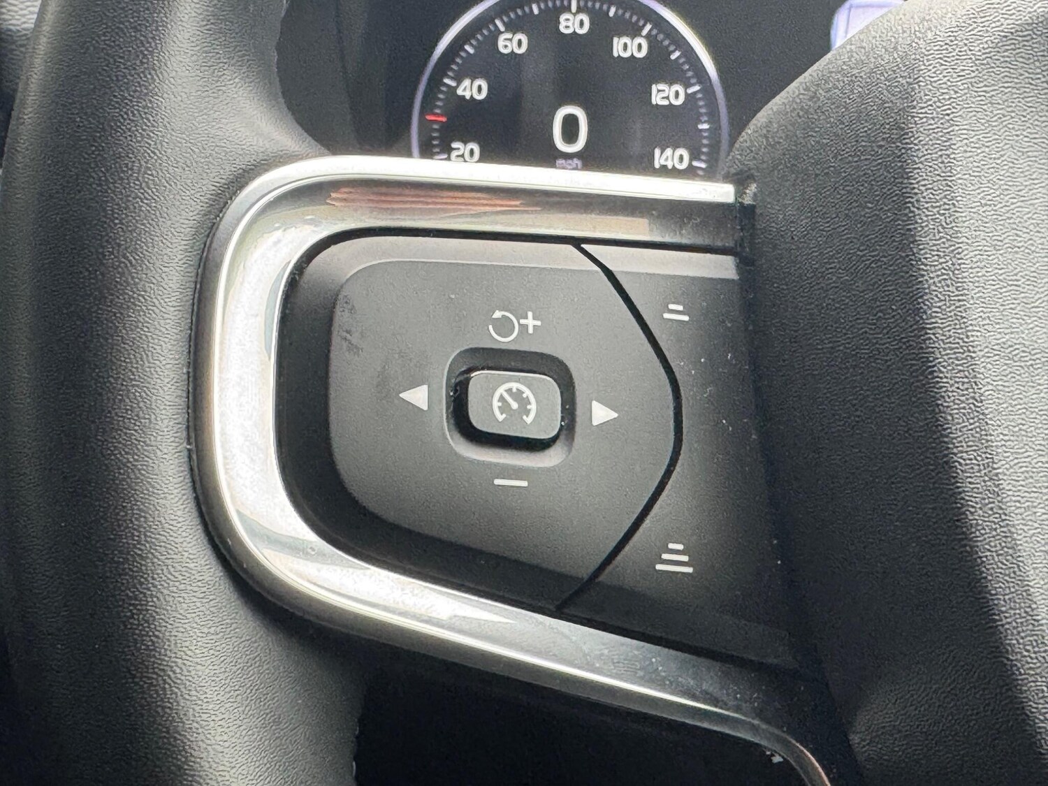 Used Volvo XC40 2021 for sale - 76295044: Photo 25